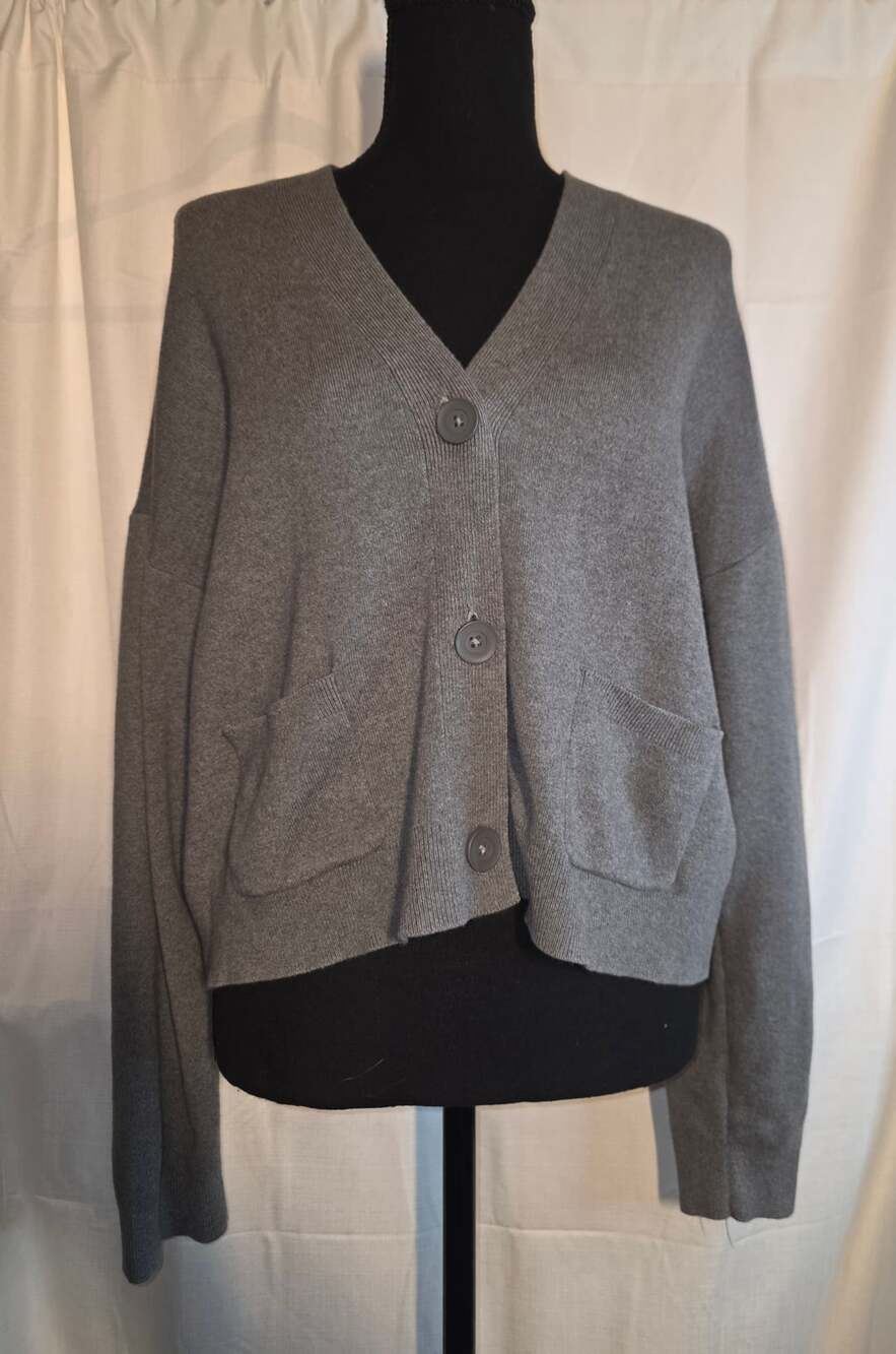 Uniqlo Cardigan Size L Gray Button Front Pocket V-Neck